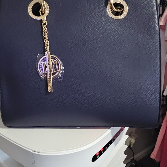 Badgley Mischka Tote with Chain Logo Eyelet in Dark Navy BRAND NEW! - Picture 11 of 14